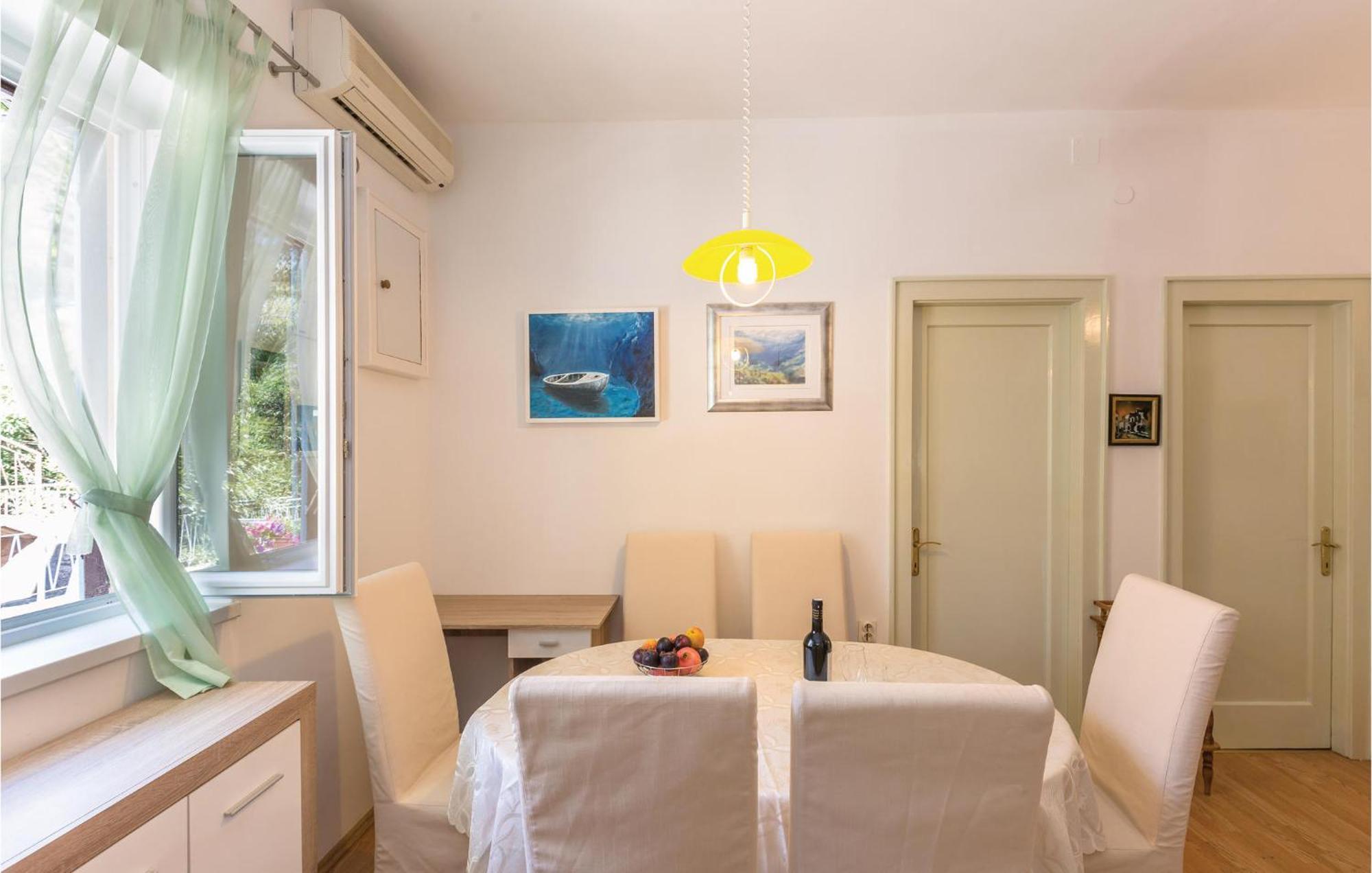 Awesome Apartment In Makarska With Kitchen Екстериор снимка