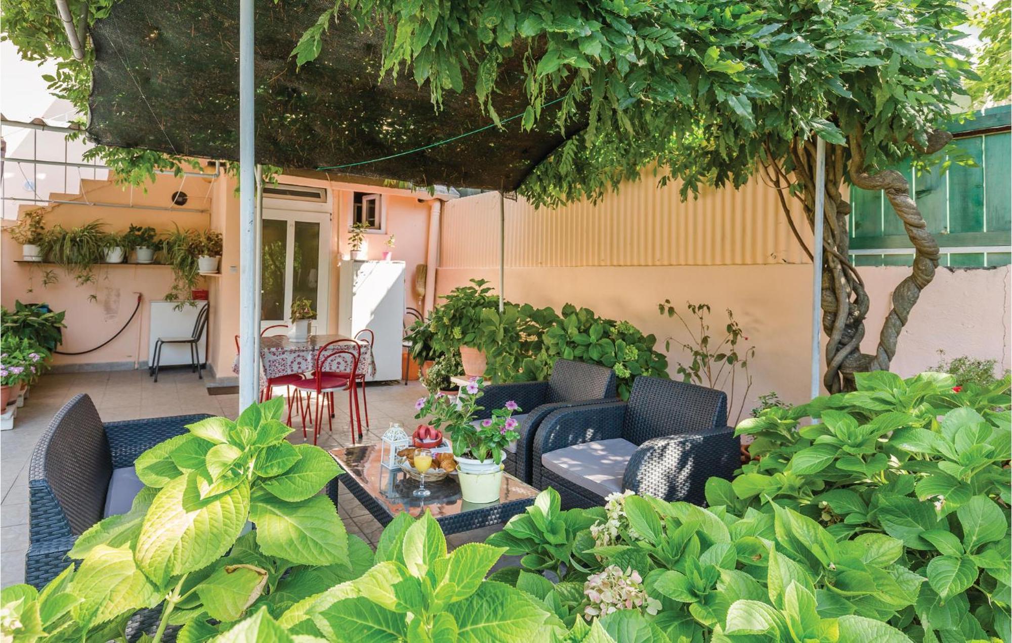 Awesome Apartment In Makarska With Kitchen Екстериор снимка