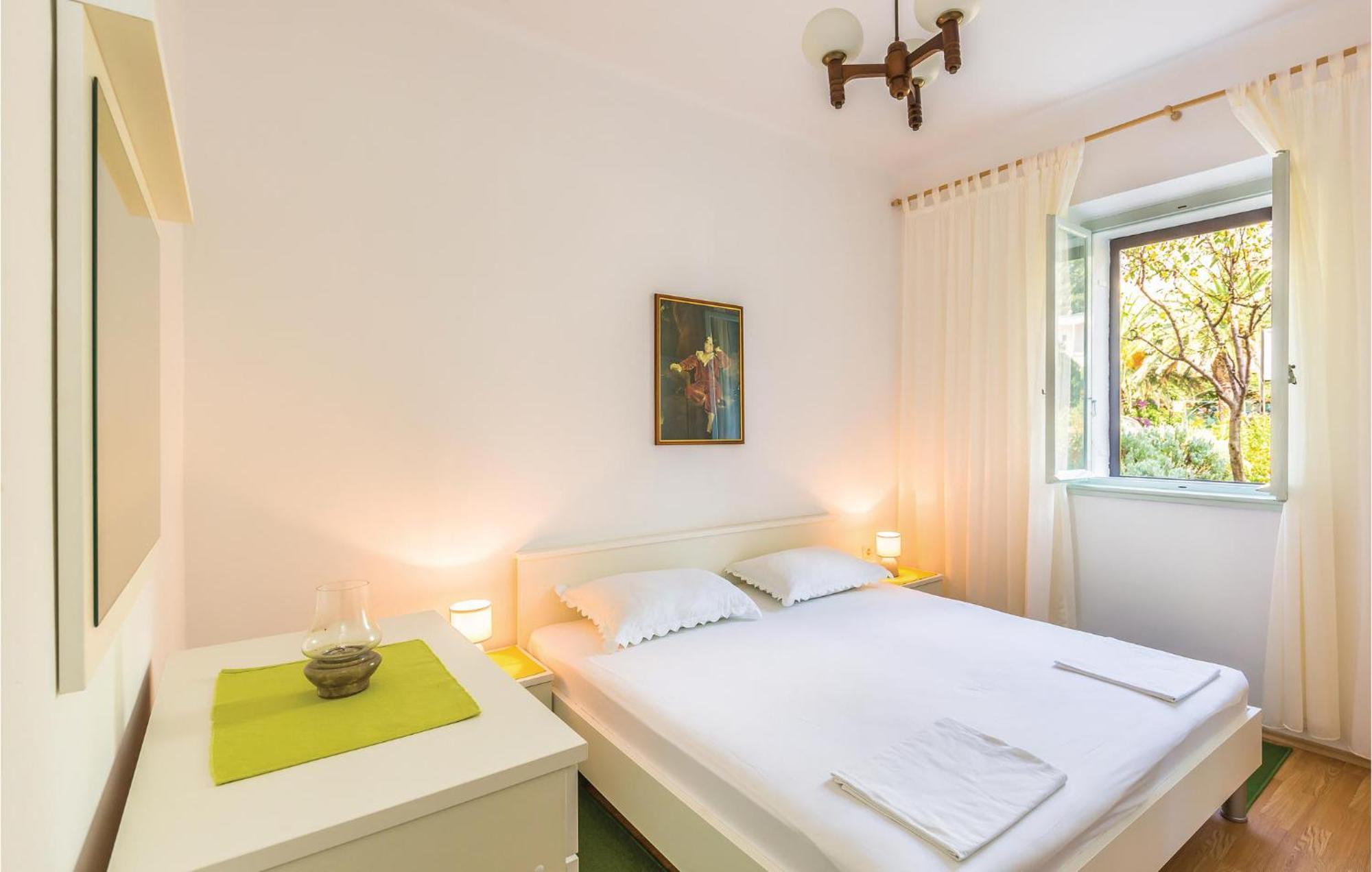 Awesome Apartment In Makarska With Kitchen Екстериор снимка