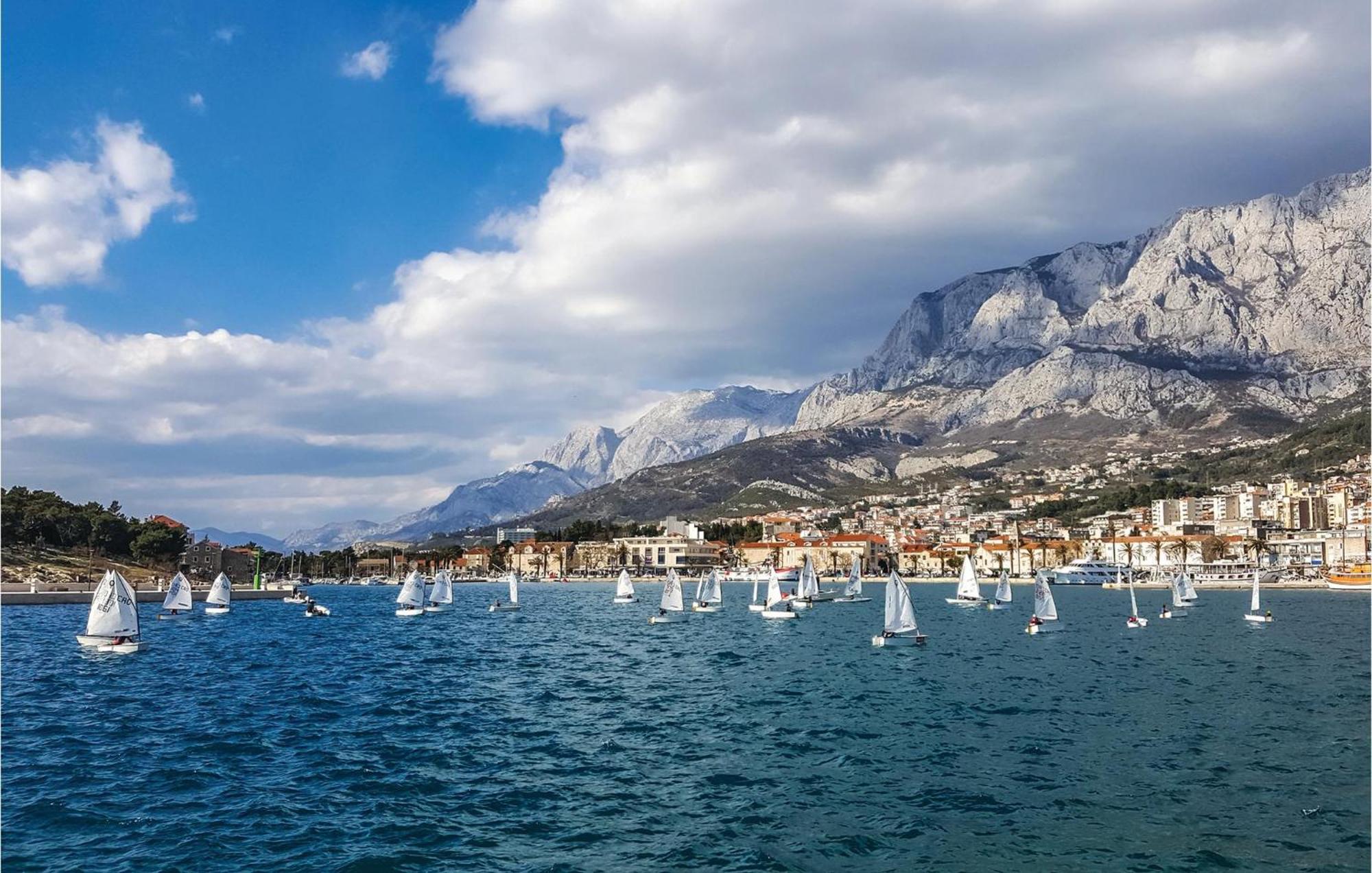 Awesome Apartment In Makarska With Kitchen Екстериор снимка